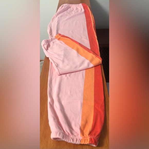 Wildfox Hot Dang Easy Sweats,NWOT, Size Medium, Gossamer Pink, vintage stripe - Picture 5 of 6